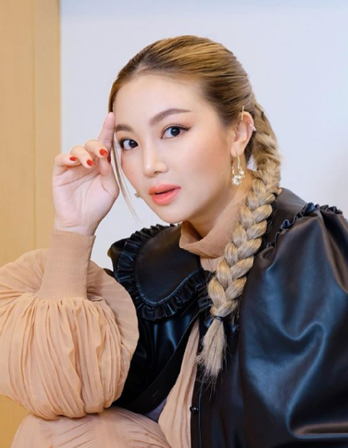 ชาวเน็ตวิจารณ์ ฮารุ หลังโพสต์เห็นต่างไม่จำเป็นต้องผิด