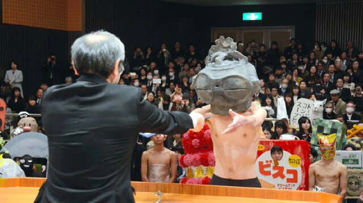 งานรับปริญญามหาวิทยาลัยที่ญี่ปุ่น กับชุดแฟนซีหลุดโลก บรรยากาศน่ารักแสนอบอุ่น