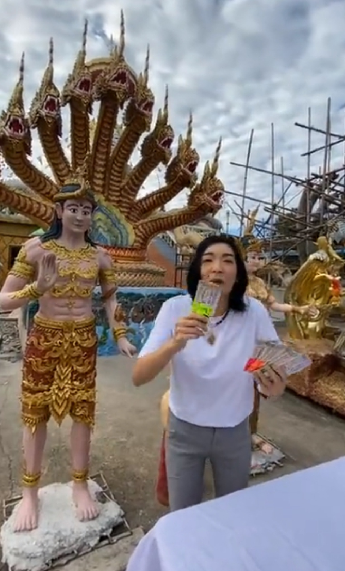 เฟี้ยว์ฟ้าว สุดสวิงริงโก้ ไลฟ์สด  หลังถูกลอตเตอรี่  101 ใบ