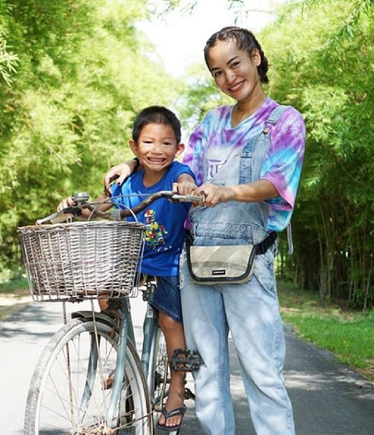 พลอย อดีตภรรยา ปีเตอร์ คอร์ป เผยภาพลูกชายน้องพูม่า ปากบวมฉึ่ง ก่อนเฉลยใครเป็นคนทำ