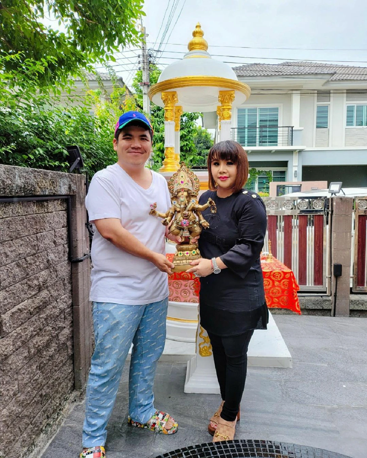แจ็ค แฟนฉัน ถือฤกษ์ดี วันที่ 11 เดือน 11 อันเชิญองค์พระพิฆเนศปางลีลาเข้าบ้าน