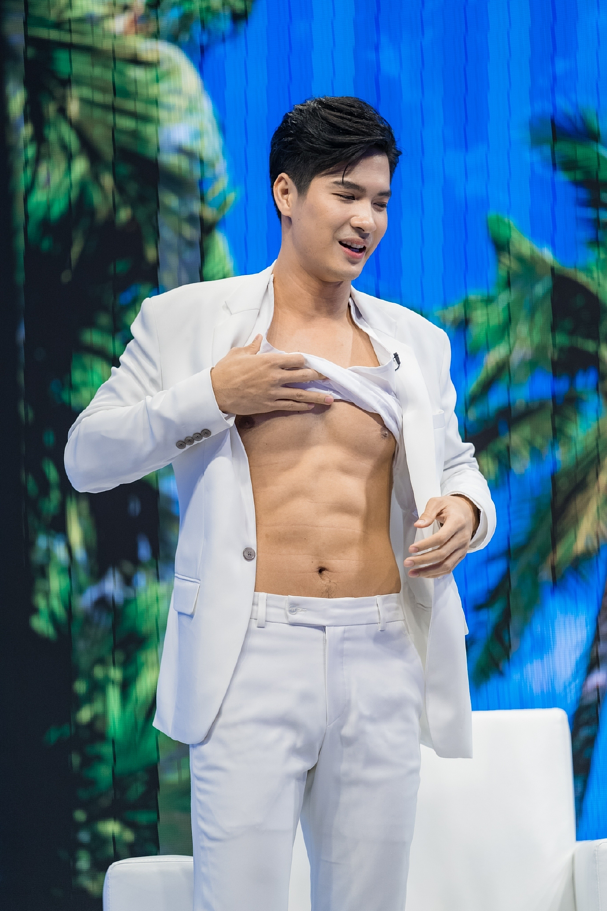 ไมค์ ภัทรเดช อวดซิกแพคกลาง ลุ้นเขยิบสถานะ ปุ๊กลุก  เป็นหุ้นส่วนชีวิต