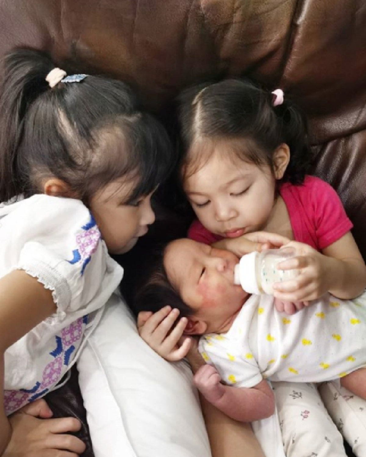 เบนซ์ พรชิตา สุดปลื้มใจ หลังเห็นพี่สาว น้องปราง-น้องปริม เลี้ยงน้องเปรม น้องชายคนเล็ก สมาชิกใหม่