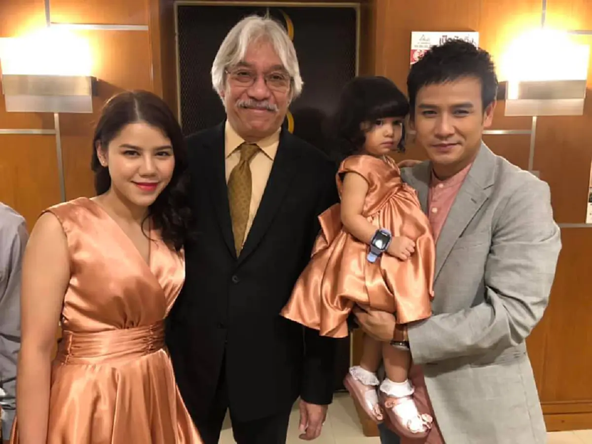 ชื่นมื่น งานแต่ง  แพรวา ลูกสาว ครูสลา ที่เข้าพิธีมงคลสมรสอย่างเรียบง่าย