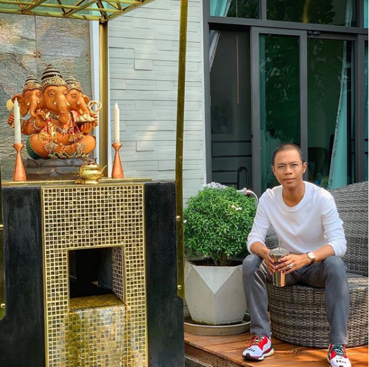 ขอแสดงความยินยินดี หนึ่ง จักรวาล คว้าปริญญาดุษฎีบัณฑิตกิตติมศักดิ์ สาขาดุริยางคศิลป์
