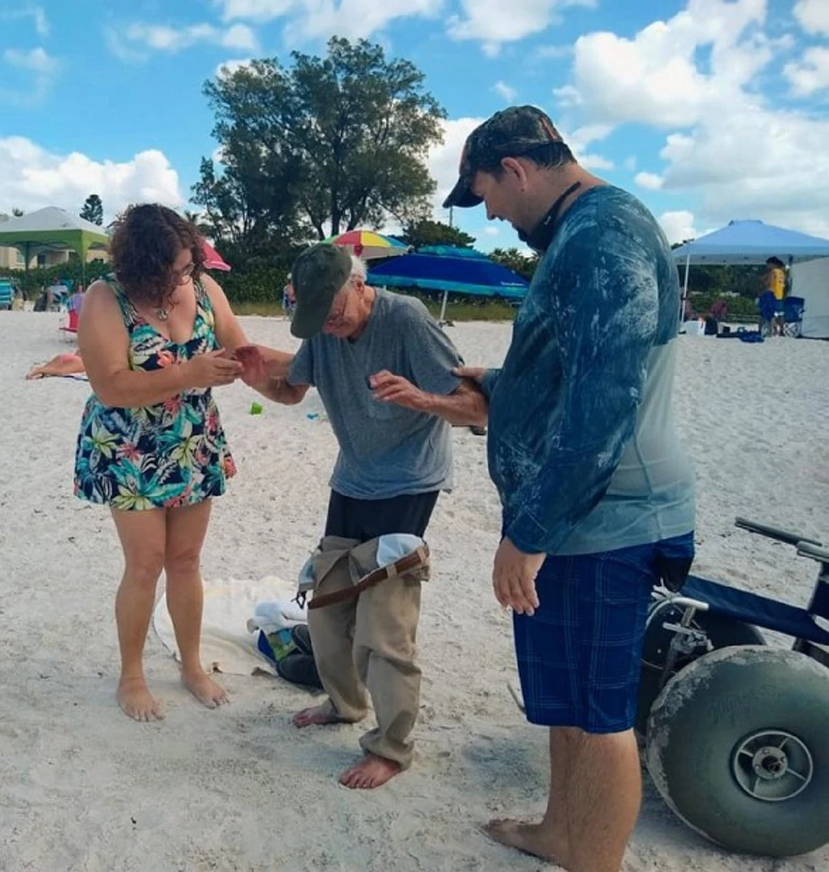 คุณตาชาวอเมริกันวัย 93 ปี ไม่เคยเห็นทะเลมาก่อนในชีวิต ลูกสาวเลยขออาสา สานฝันให้เป็นจริง