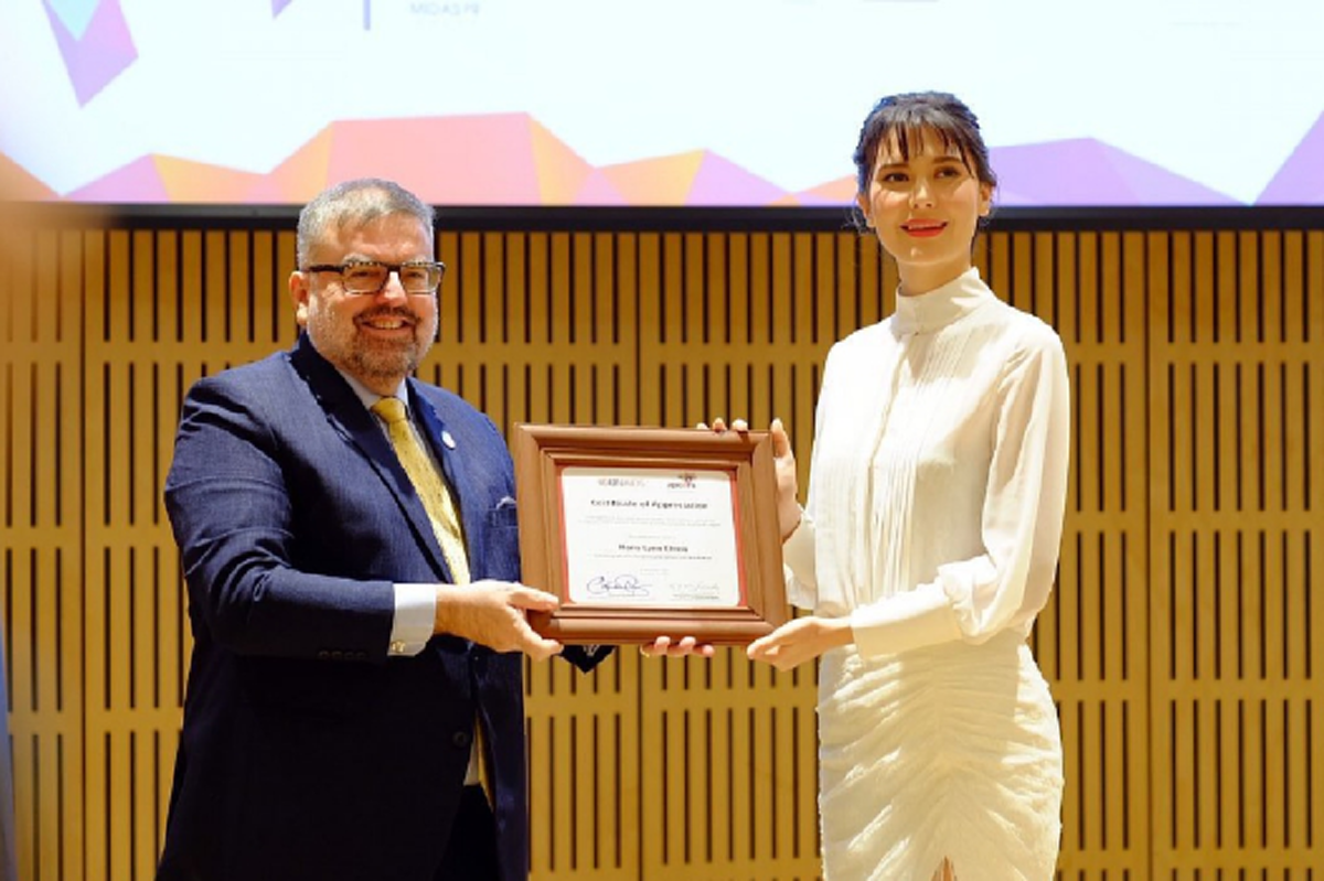 มารีญา พูลเลิศลาภ มิสยูนิเวิร์สไทยแลนด์ 2560 ได้รางวัลในฐานะเรียกร้องสิทธิและความเท่าเทียมฯ