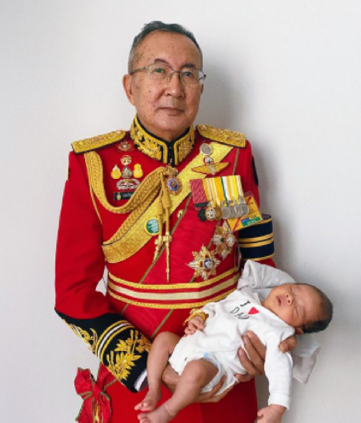หญิงแม้น เดือด ฟาดชาวเน็ตพูดมั่ว อยากดีดกะโหลก หลังโดนแซะยศท่านพ่ออยู่เฉยๆ ก็ได้มา
