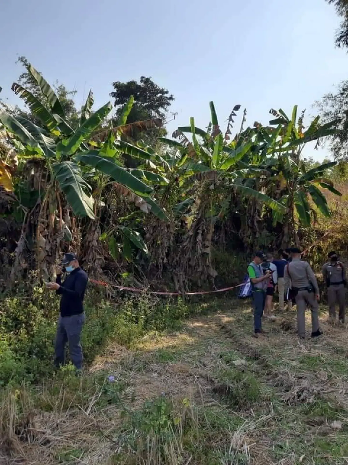 พบแล้ว น้องบ๊อบบี้ หนูน้อยวัย 7 ขวบหายออกจากบ้านเพียงข้ามวัน กลายเป็นร่างไร้วิญญาณในดงต้นกล้วย