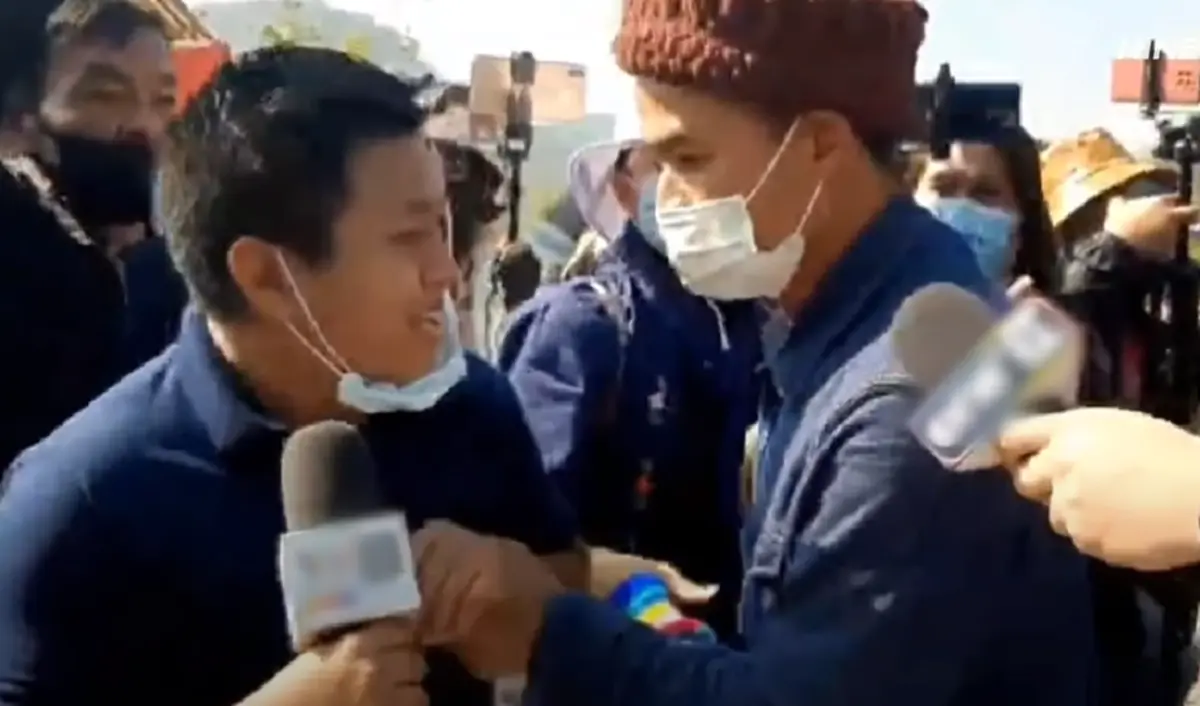 ลุงพล เหวี่ยงไม่ให้สัมภาษณ์สื่อ ฉุนจัดแย่งไมค์นักข่าว ผลักอกตบหลัง ห้ามถ่ายจะแจ้งความ