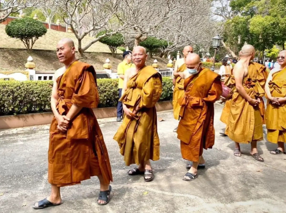 อนุโมทนา  นักร้องรุ่นใหญ่ "พรศักดิ์ ส่องแสง" ลาบวชในวัย 60 ปี