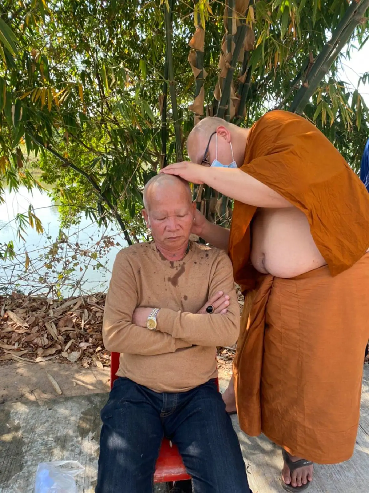อนุโมทนา  นักร้องรุ่นใหญ่ "พรศักดิ์ ส่องแสง" ลาบวชในวัย 60 ปี