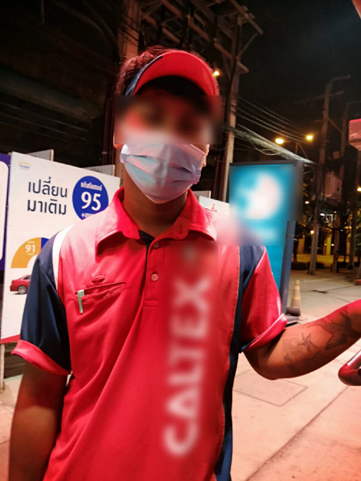 ลูกค้าหนุ่มมือไม้สั่น จับได้คาหนังคาเขา พนักงานปั๊มดาวชื่อดัง โกงน้ำมันซึ่งหน้า