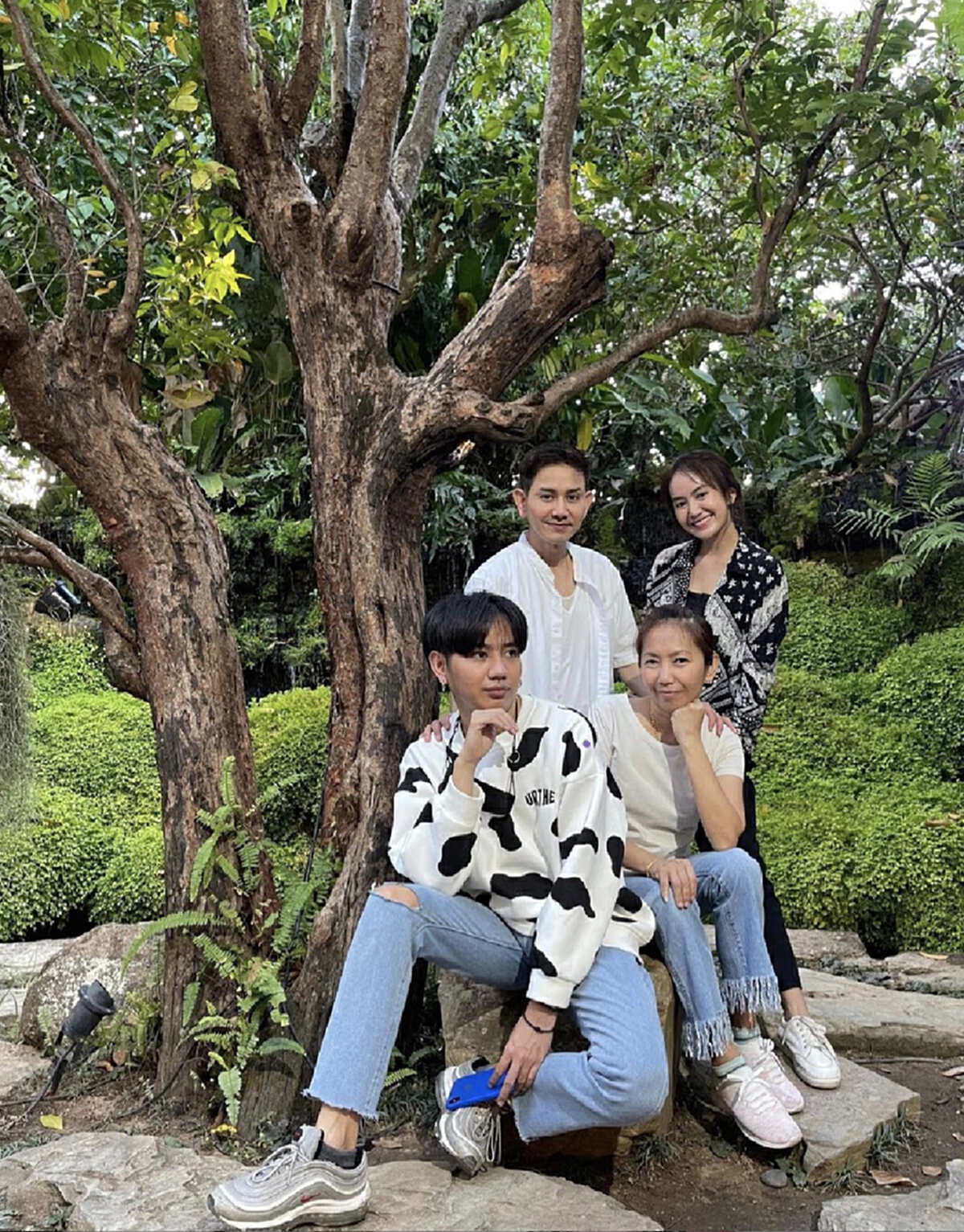 เอ ไชยา ควงภรรยาเที่ยวกาญจนบุรี เติมความหวานในช่วงวันหยุด