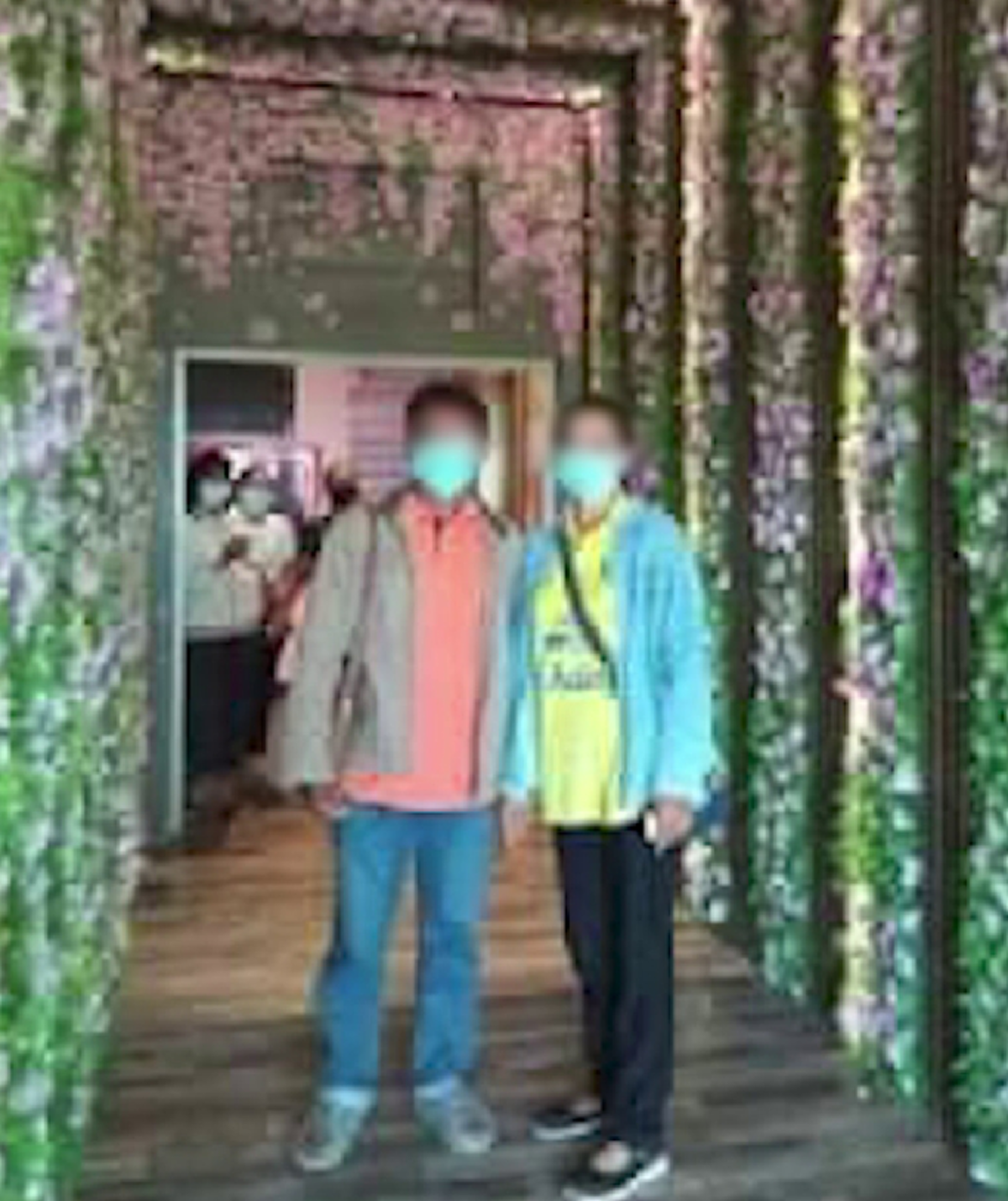 ผู้ใหญ่บ้านฉาว พาเมียชาวบ้านหนี 