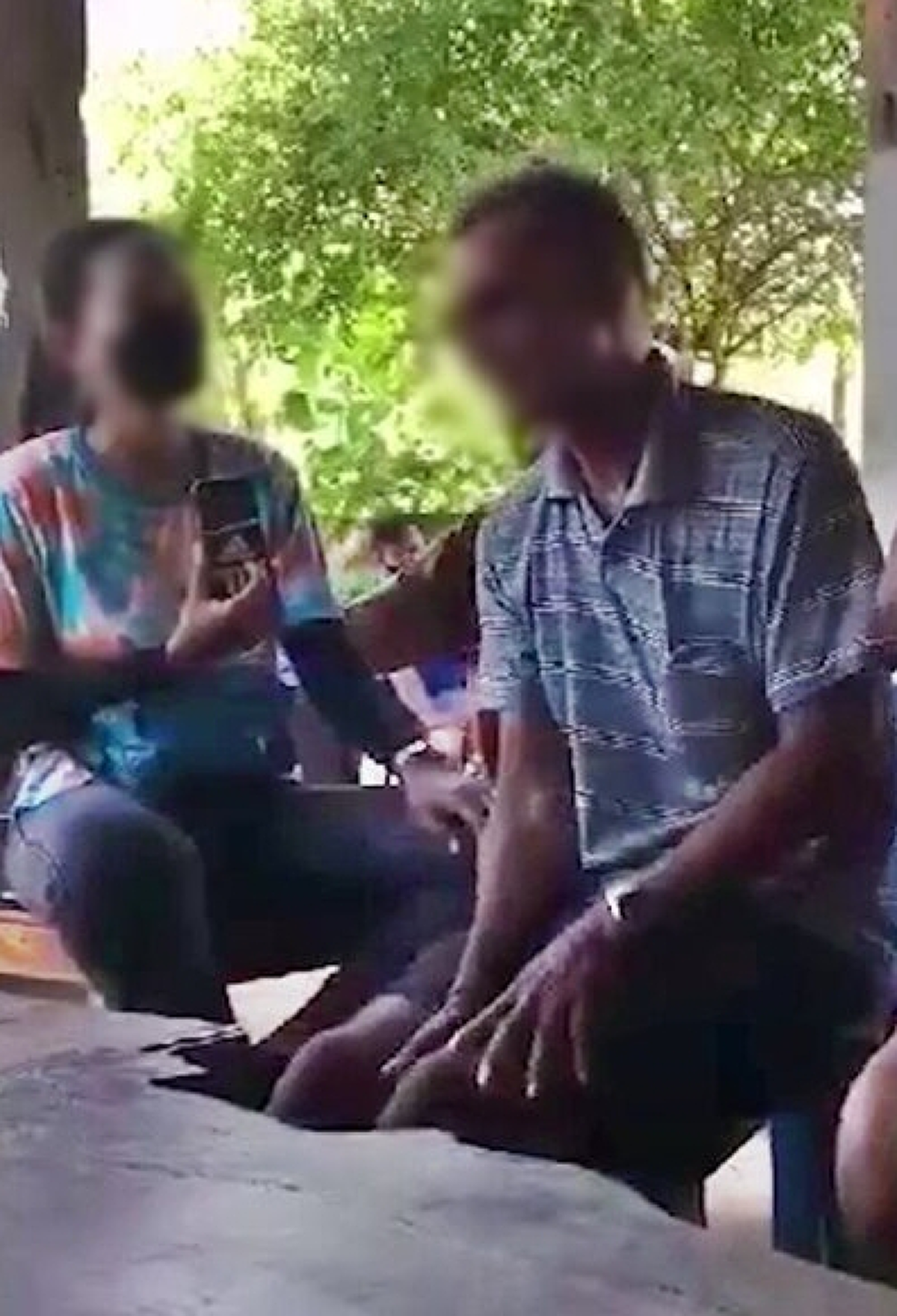 ผู้ใหญ่บ้านฉาว พาเมียชาวบ้านหนี 