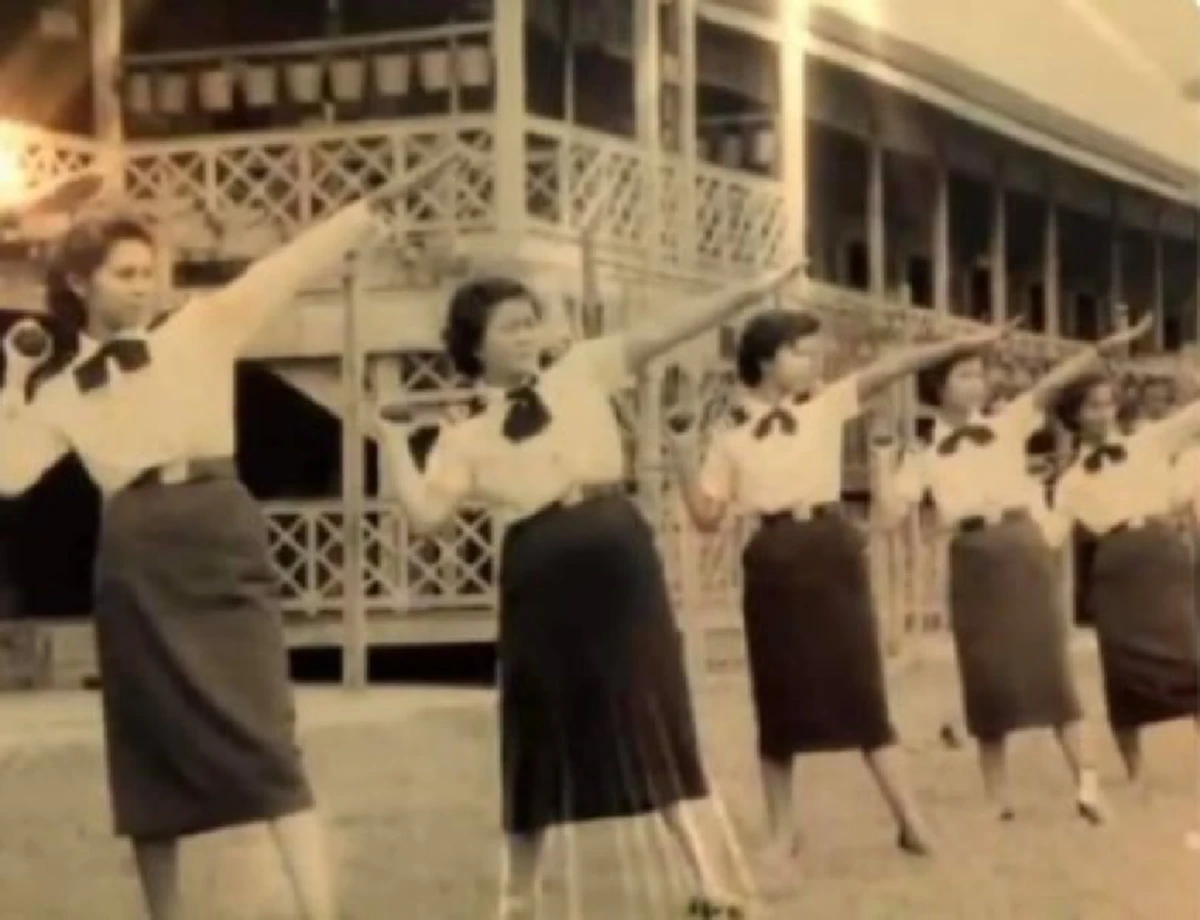 นาวาโทหญิงมายูร  บุณยรัตพันธุ์