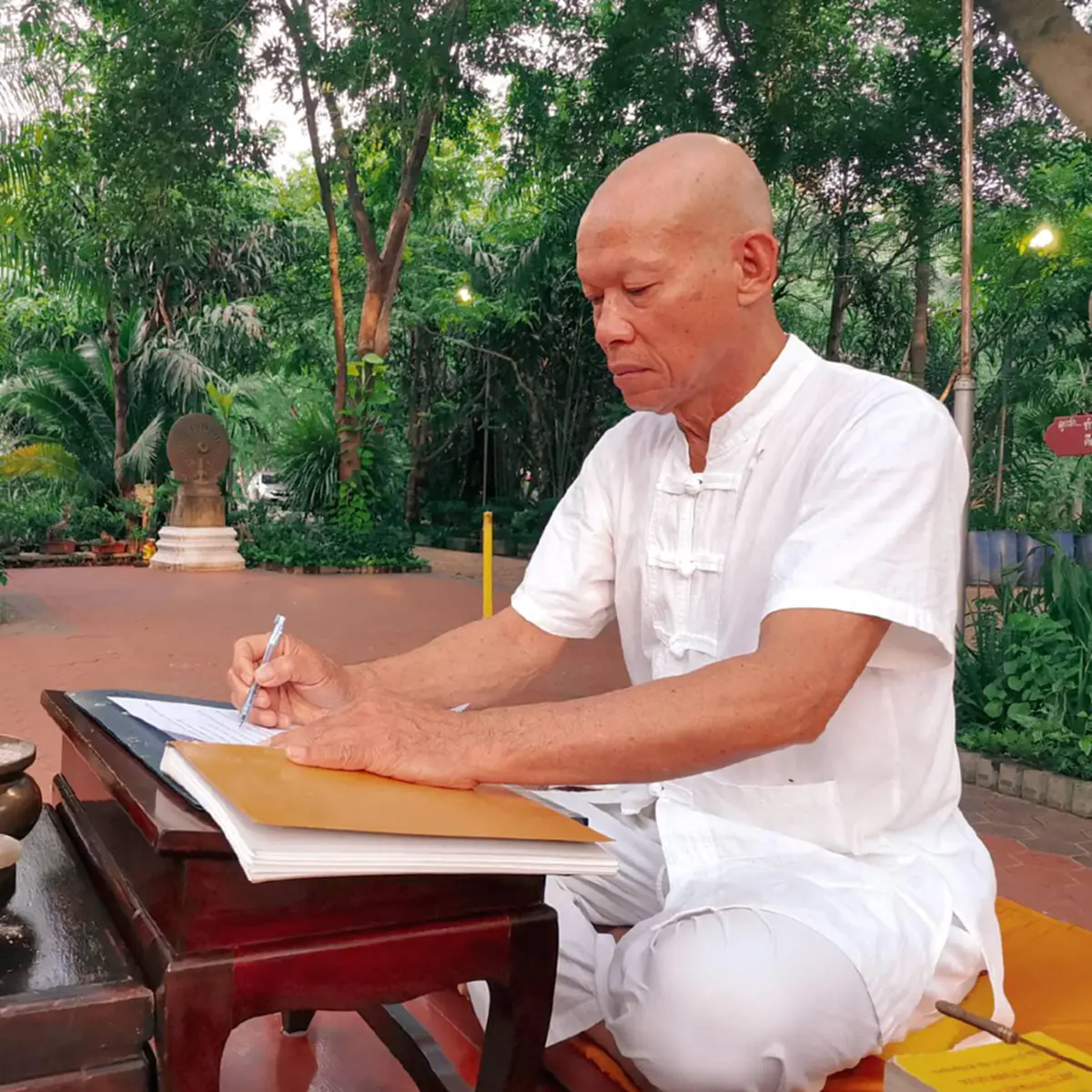 อดีตพระพุทธะอิสระ 