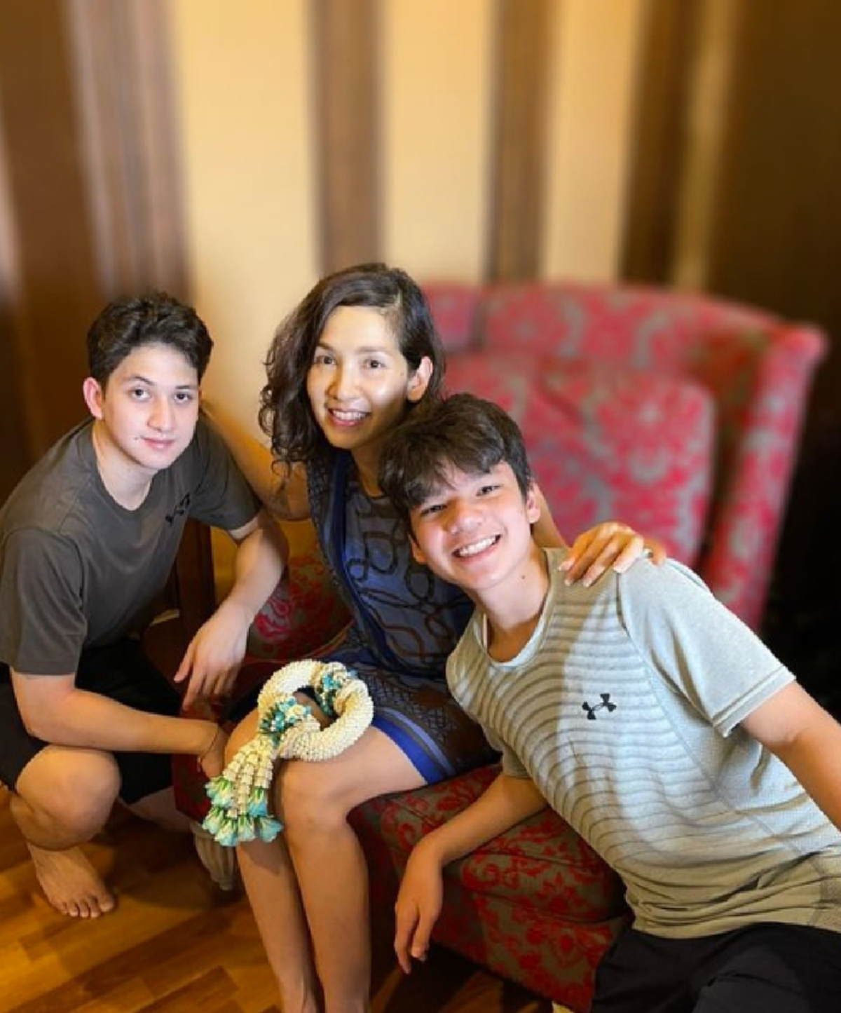 นุสบา วันแม่ น้องปุณณ์ น้องกันต์ ไหว้แม่