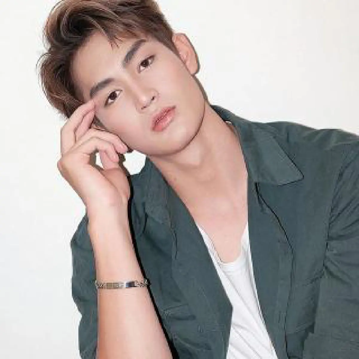 จับ ทอยทอย ธนภัทร