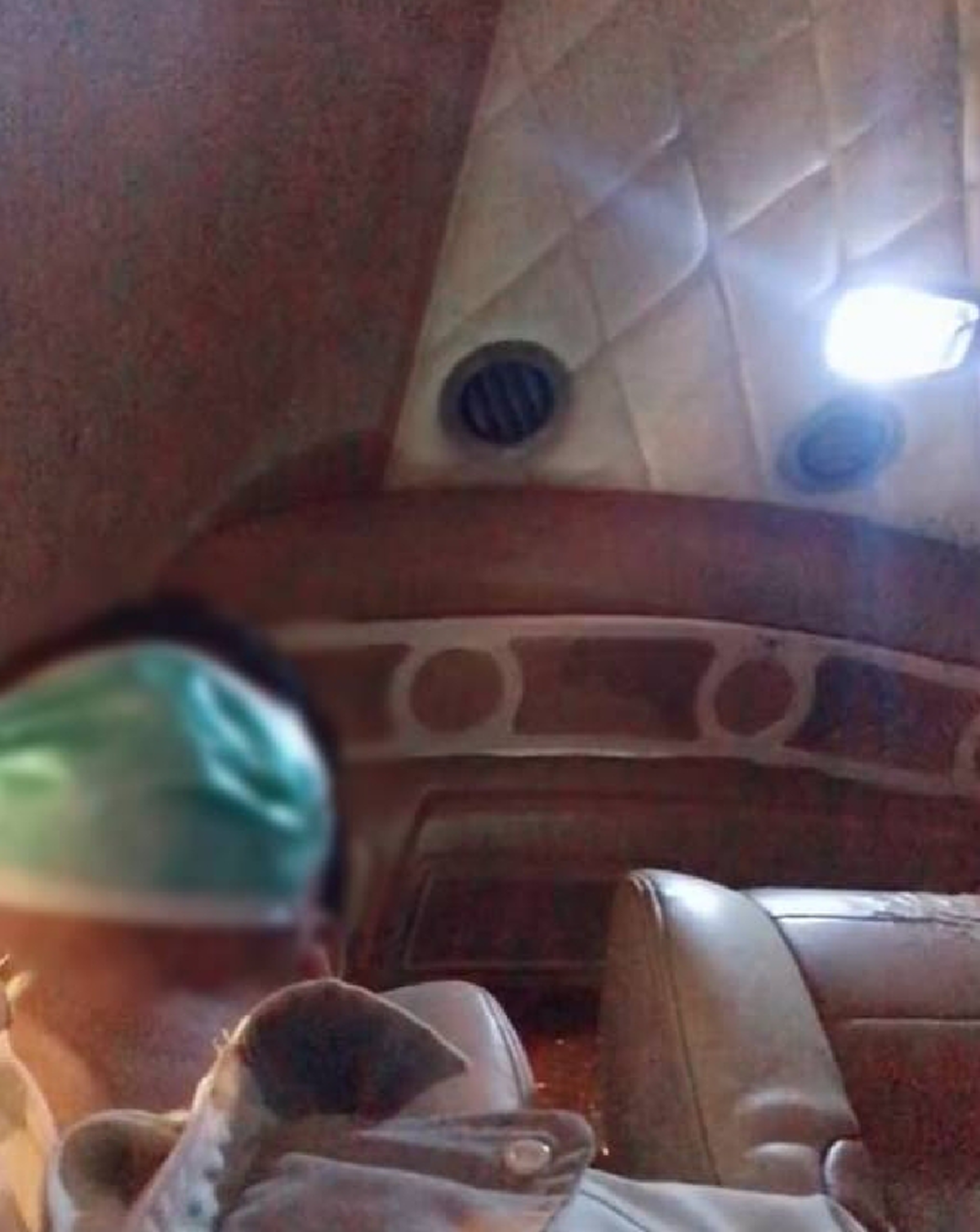 สาวก่นด่าแม่ลั่นรถตู้ ทำตัวขี้ครอก-บุญไม่ถึง อวยตัวเองเก่งสปีกอิงลิชได้