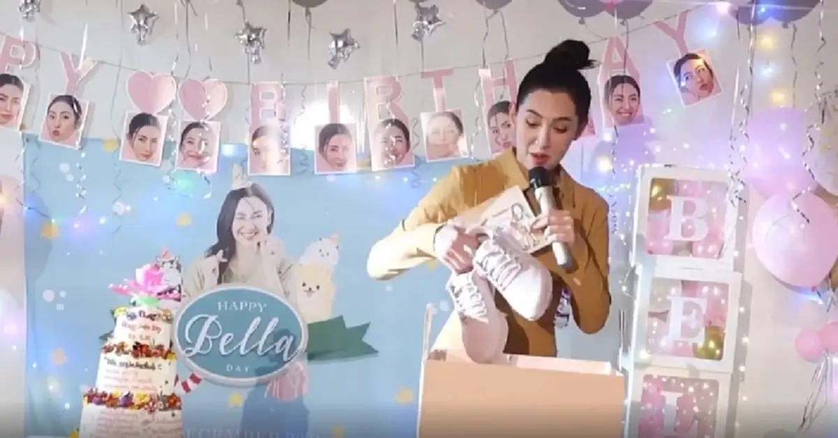 เบลล่า ราณี วันเกิด ของขวัญ แฟนคลับ ให้ของขวัญ ให้รองเท้า เวียร์ ศุกลวัฒน์ 