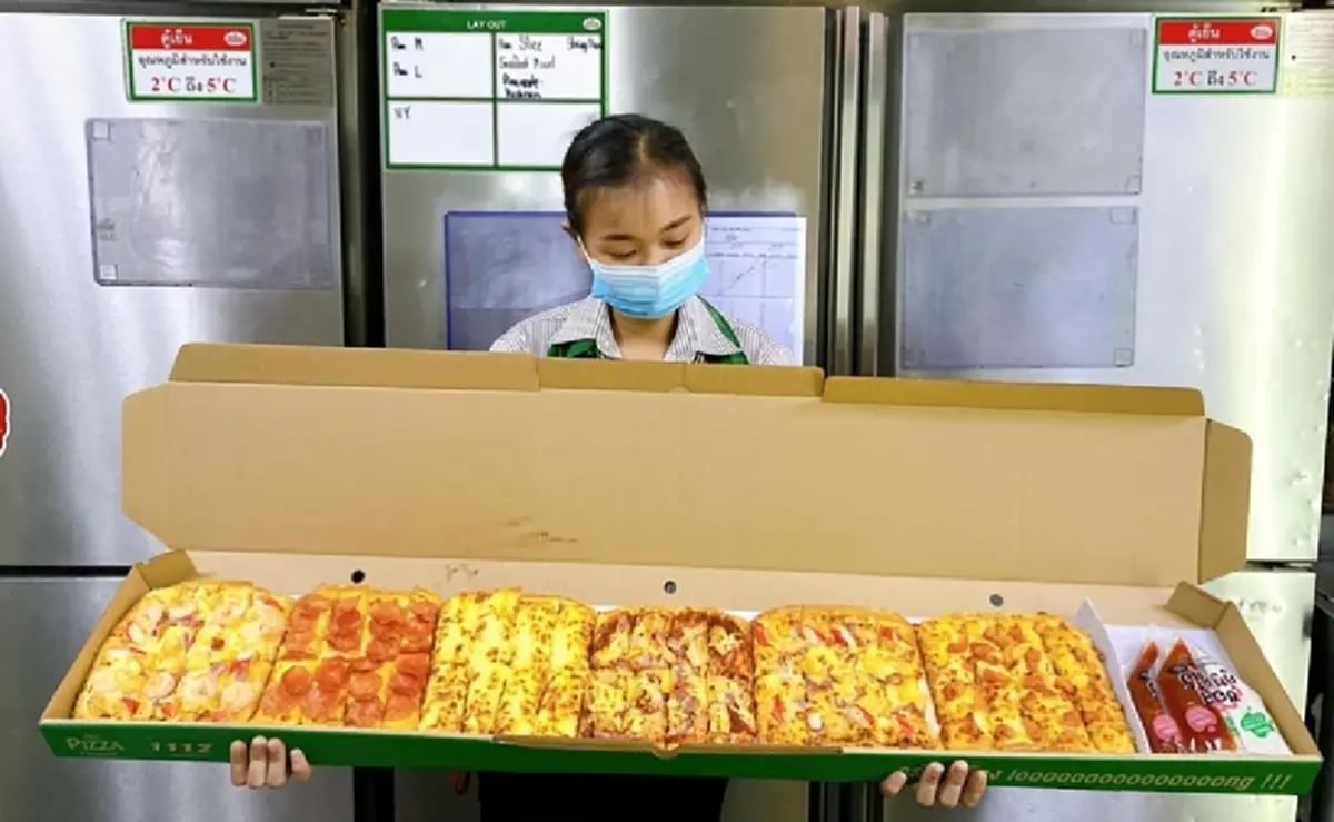 ไรเดอร์รับอาหารส่งลูกค้า พอไปถึงเจอพิซซ่ายาว 1 เมตร ต้องส่งยังไงเนี่ย