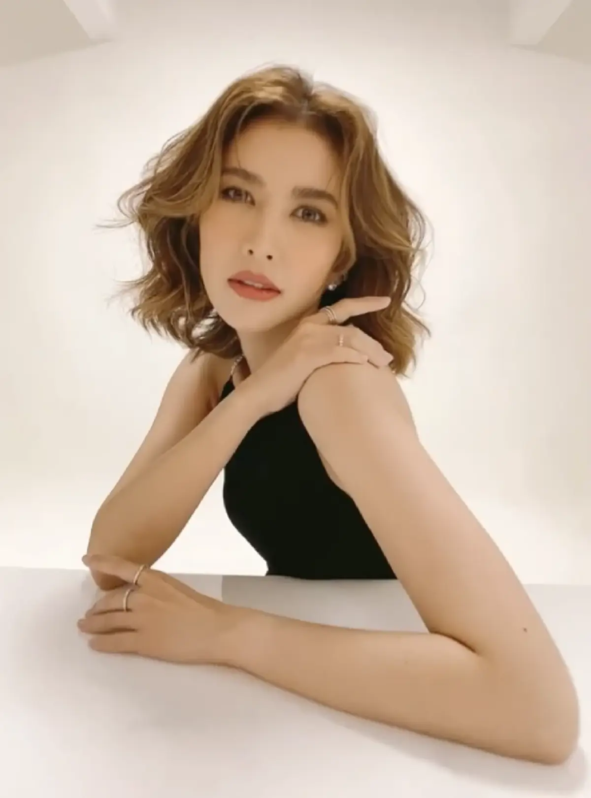  ไบรท์ พิชญทัฬห์ เปลี่ยนลุคใหม่