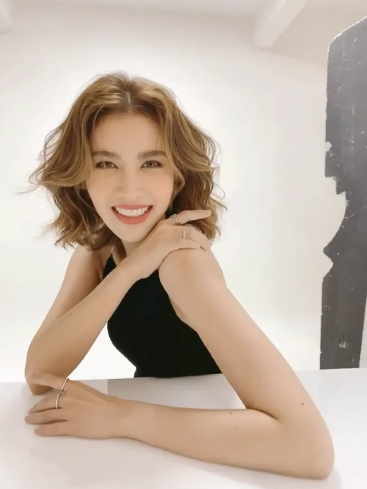  ไบรท์ พิชญทัฬห์ เปลี่ยนลุคใหม่