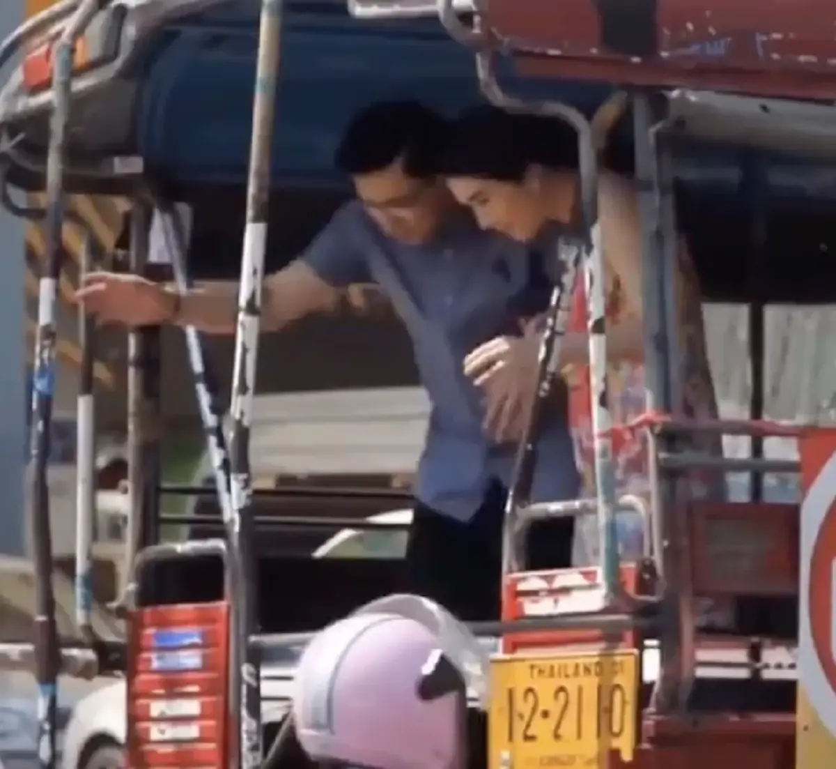 เมย์ ปทิดา กอด หนุ่ม กรรชัย