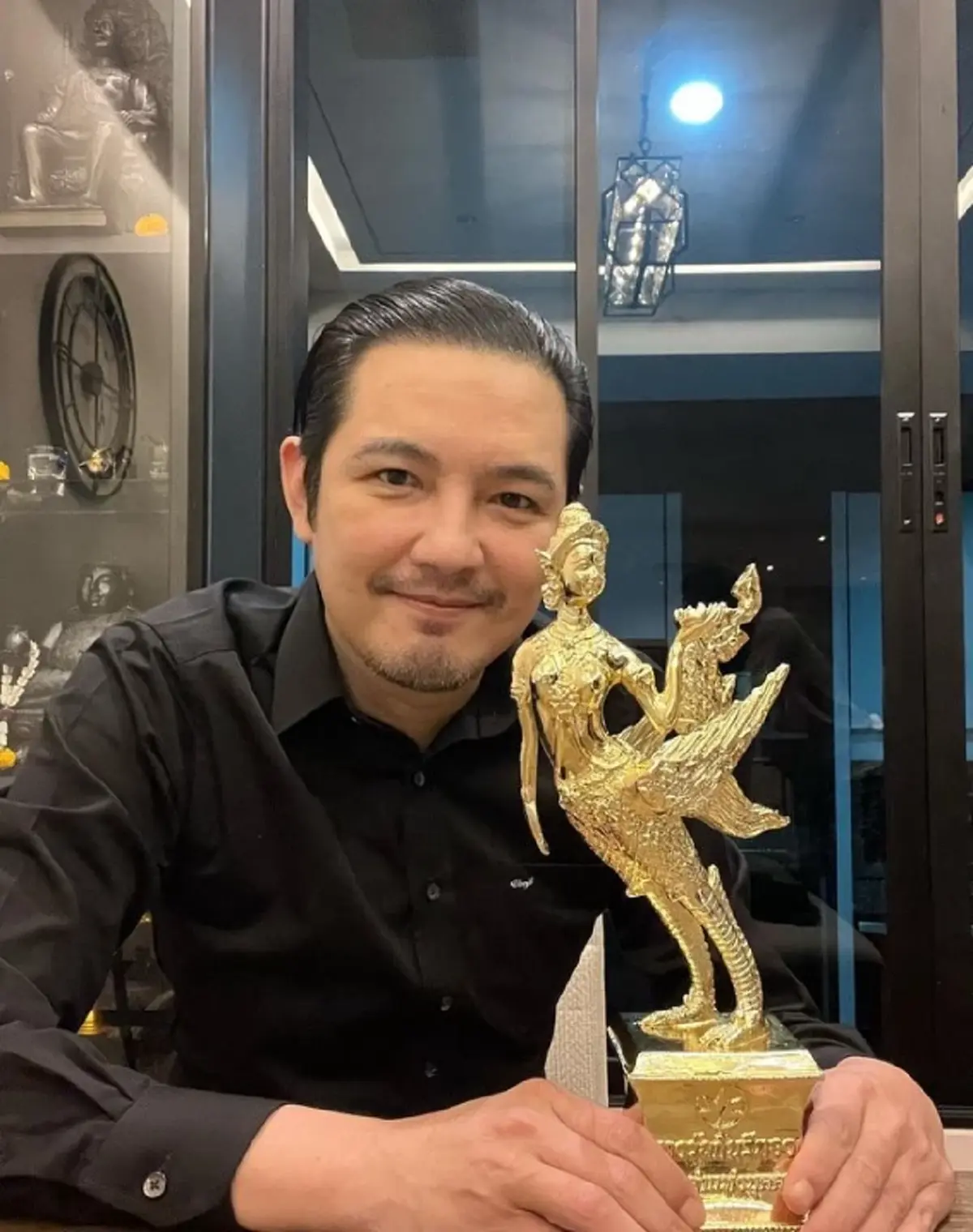 หนุ่ม ศรราม น้องวีจิ รับรางวัล นักแสดงชายยอดเยี่ยมแห่งปี