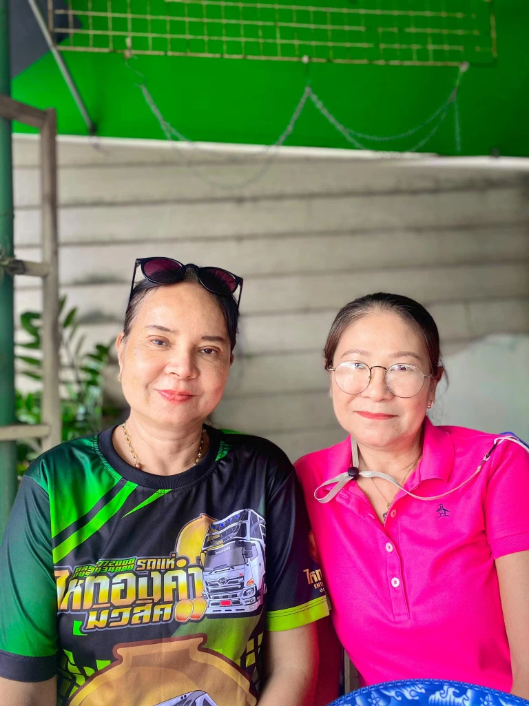 ภาพล่าสุด “พี่พร” คู่รักต่างวัย ศัลยกรรมทั้งหน้า หลังใช้นามสกุล “ไหทองคำ”