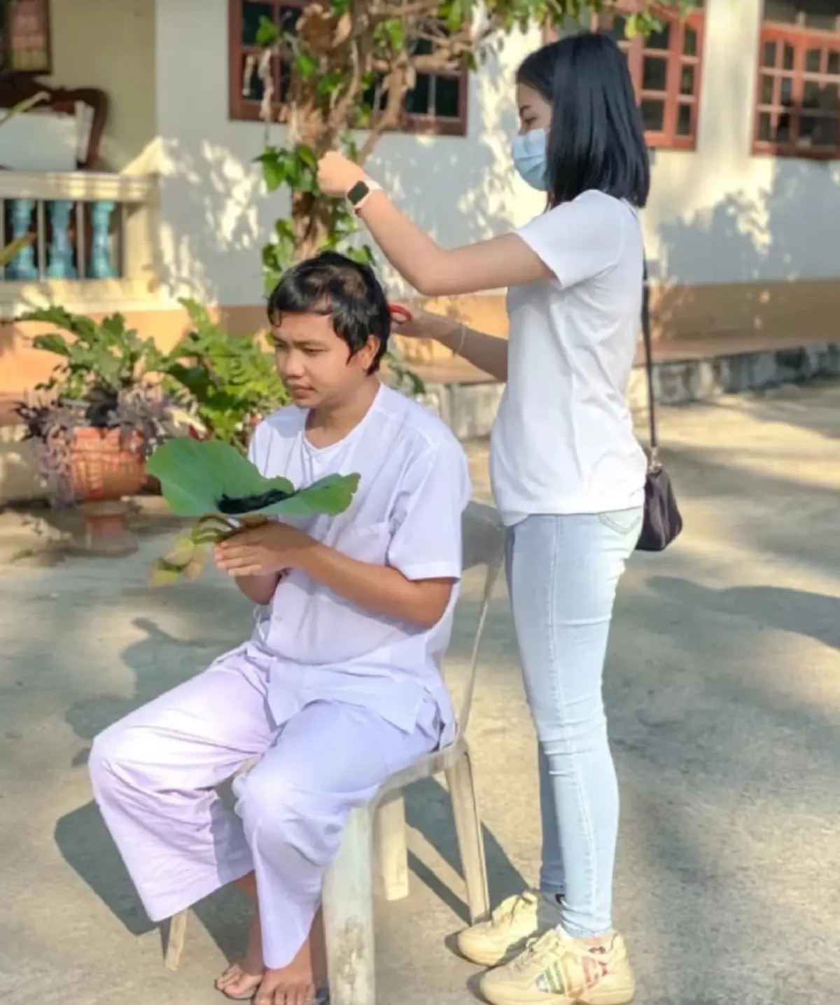 "ครูไพบูลย์" โพสต์ภาพสุดสวีท "กระต่าย พรรณนิภา" จิบไวน์เบาๆ พร้อมแคปชั่น