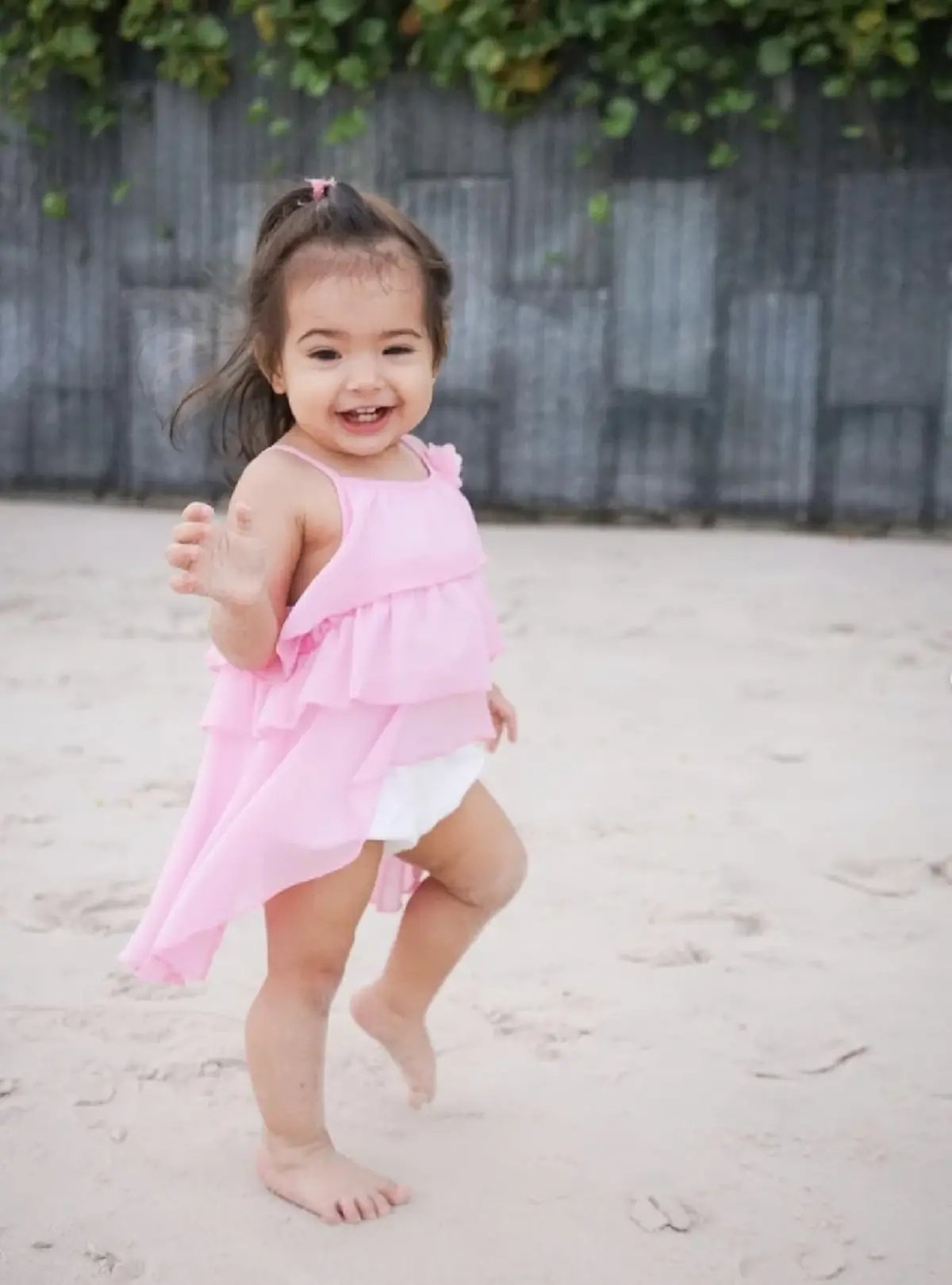เอส กันตพงศ์ น้องวาเลนติน่า ลูกสาว เอส กันตพงศ์ เที่ยวทะเล