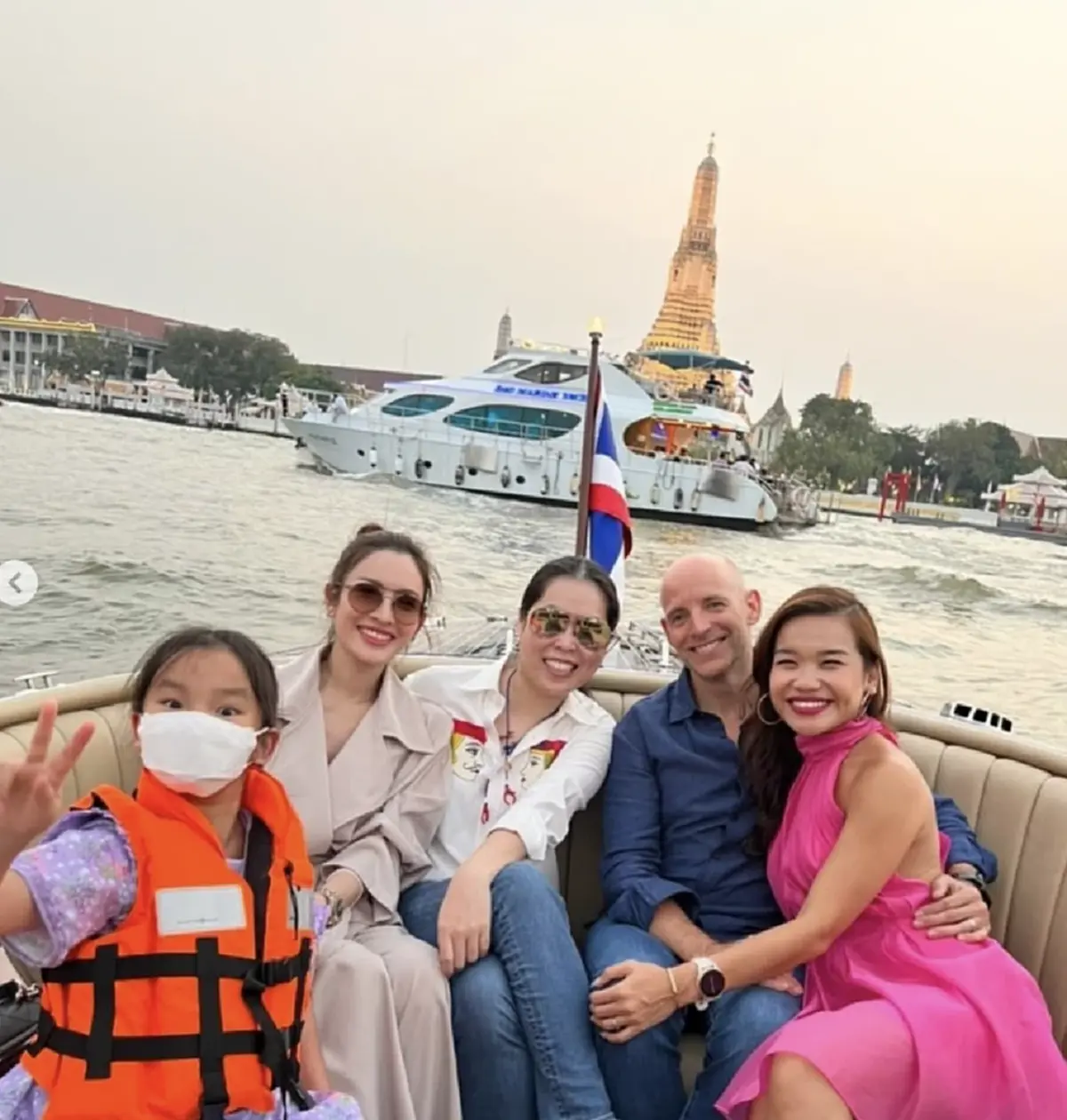 น้องปีใหม่ แอฟ ทักษอร วันปีใหม่ วันเกิด นั่งเรือหรู ฉลอง