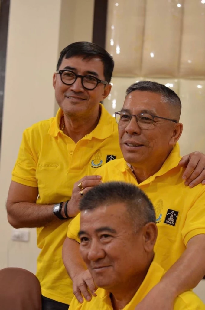 นก ฉัตรชัย กอดคอ บิ๊กหยม ขอคนไทยสนับสนุนไทยภักดีเข้าสภาฯ