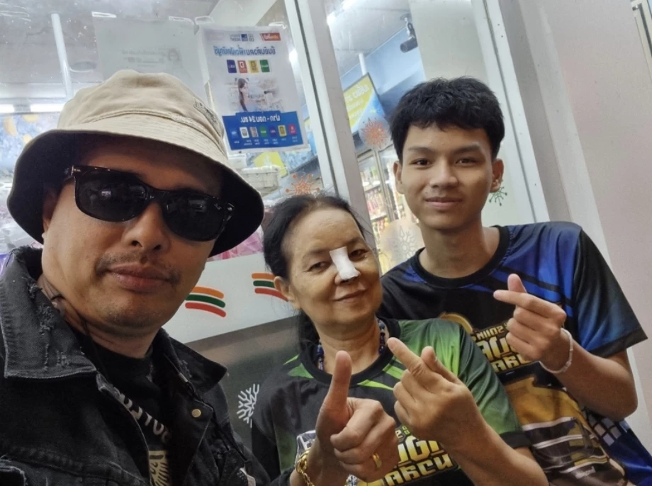 ภาพล่าสุด “พี่พร” คู่รักต่างวัย ศัลยกรรมทั้งหน้า หลังใช้นามสกุล “ไหทองคำ”