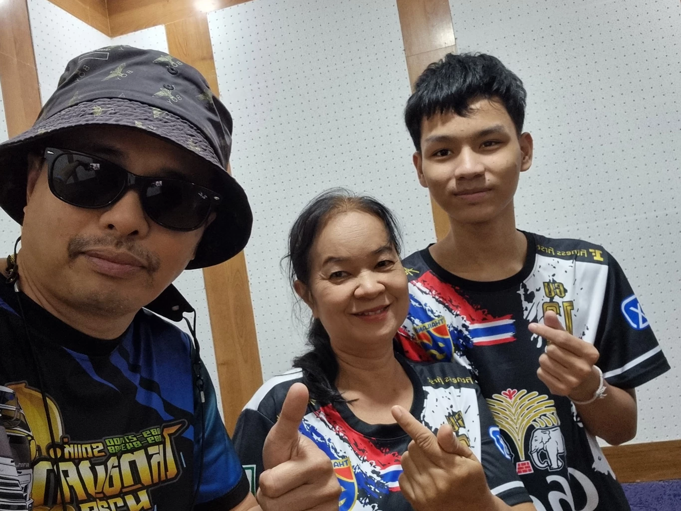 ประจักษ์ชัย ไหทองคำ เถ้าแก่สู่ขอ พี่พร น้องเวฟ คู่รักต่างวัย สู่ขอเจ้าบ่าว