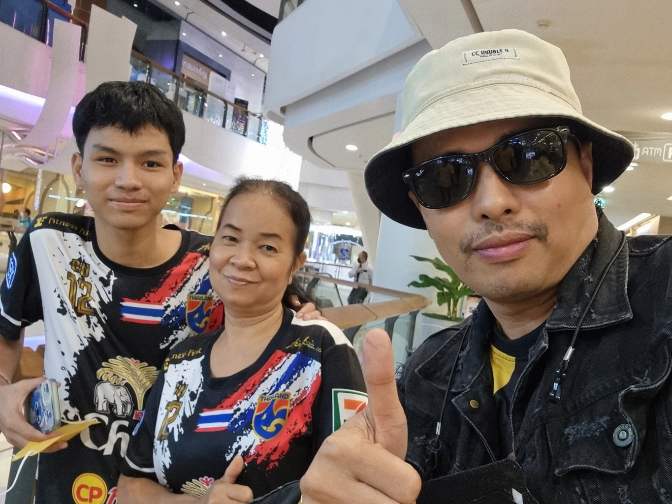 ประจักษ์ชัย ไหทองคำ เถ้าแก่สู่ขอ พี่พร น้องเวฟ คู่รักต่างวัย สู่ขอเจ้าบ่าว