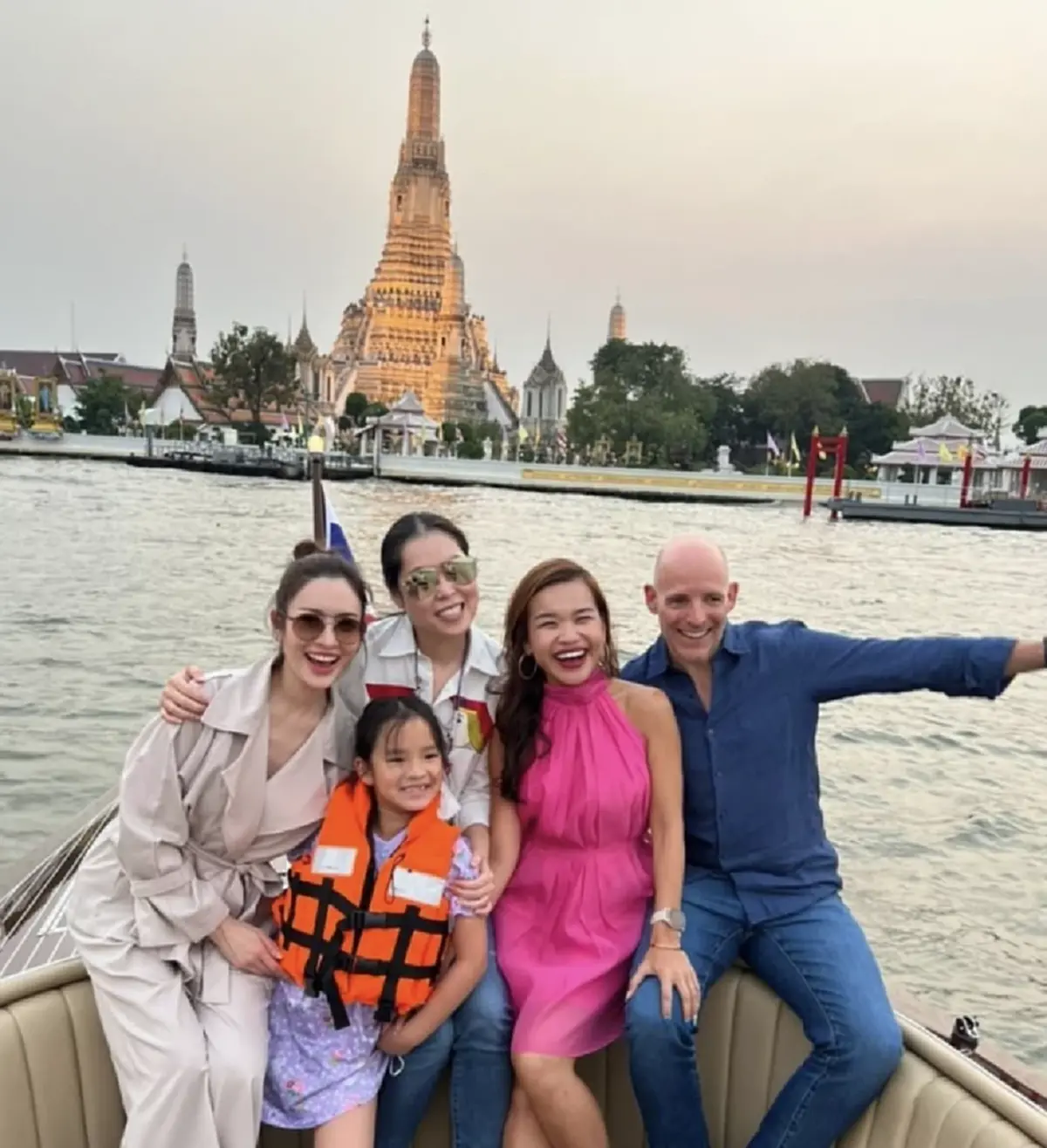 น้องปีใหม่ แอฟ ทักษอร วันปีใหม่ วันเกิด นั่งเรือหรู ฉลอง
