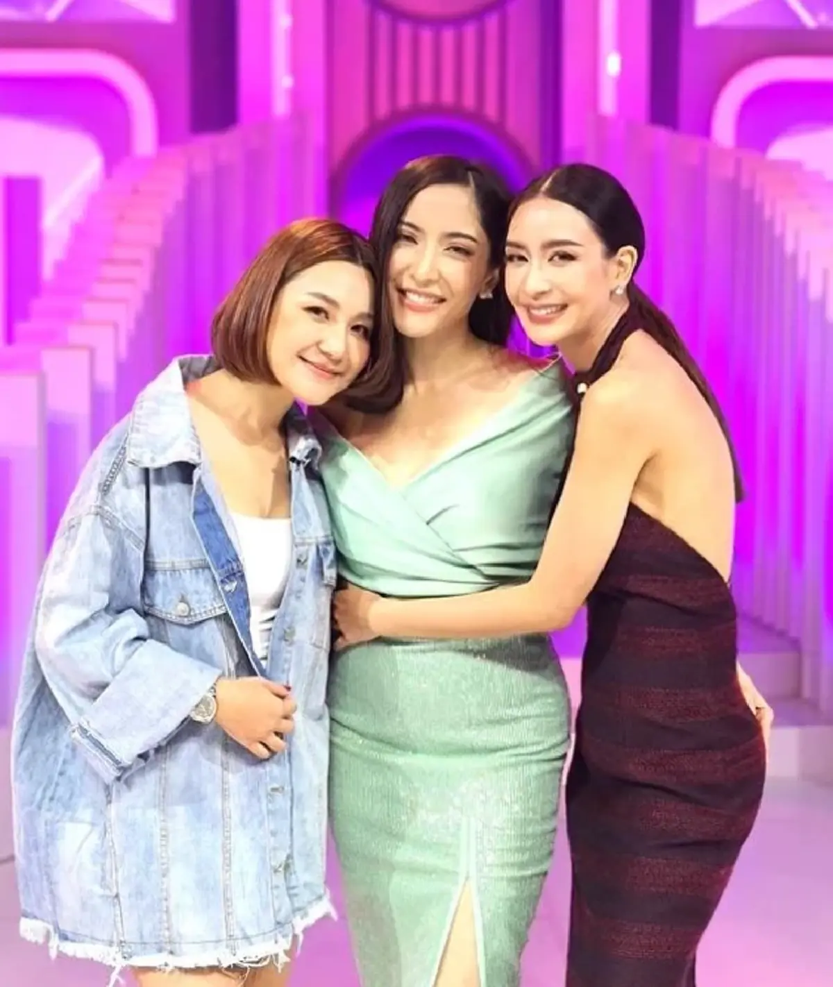 "พิ้งกี้ สาวิกา" ควงหนุ่ม อายุห่าง 11 ปี เดทหวาน หลัง 2 เพื่อนซี้เป็นคนเลือกให้