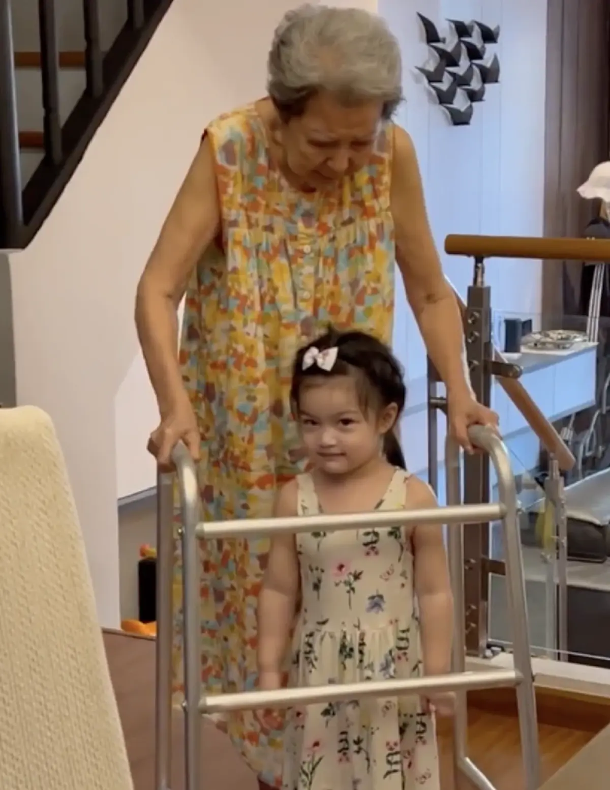 หนุ่ม ศรราม น้องวีจิ คุณย่ามยุรี
