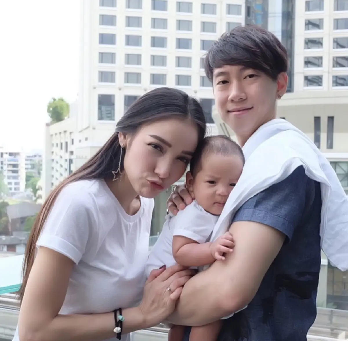 แพท พา น้องเรซซิ่ง กราบคุณย่า แม่อดีตสามี เบนซ์ เรซซิ่ง