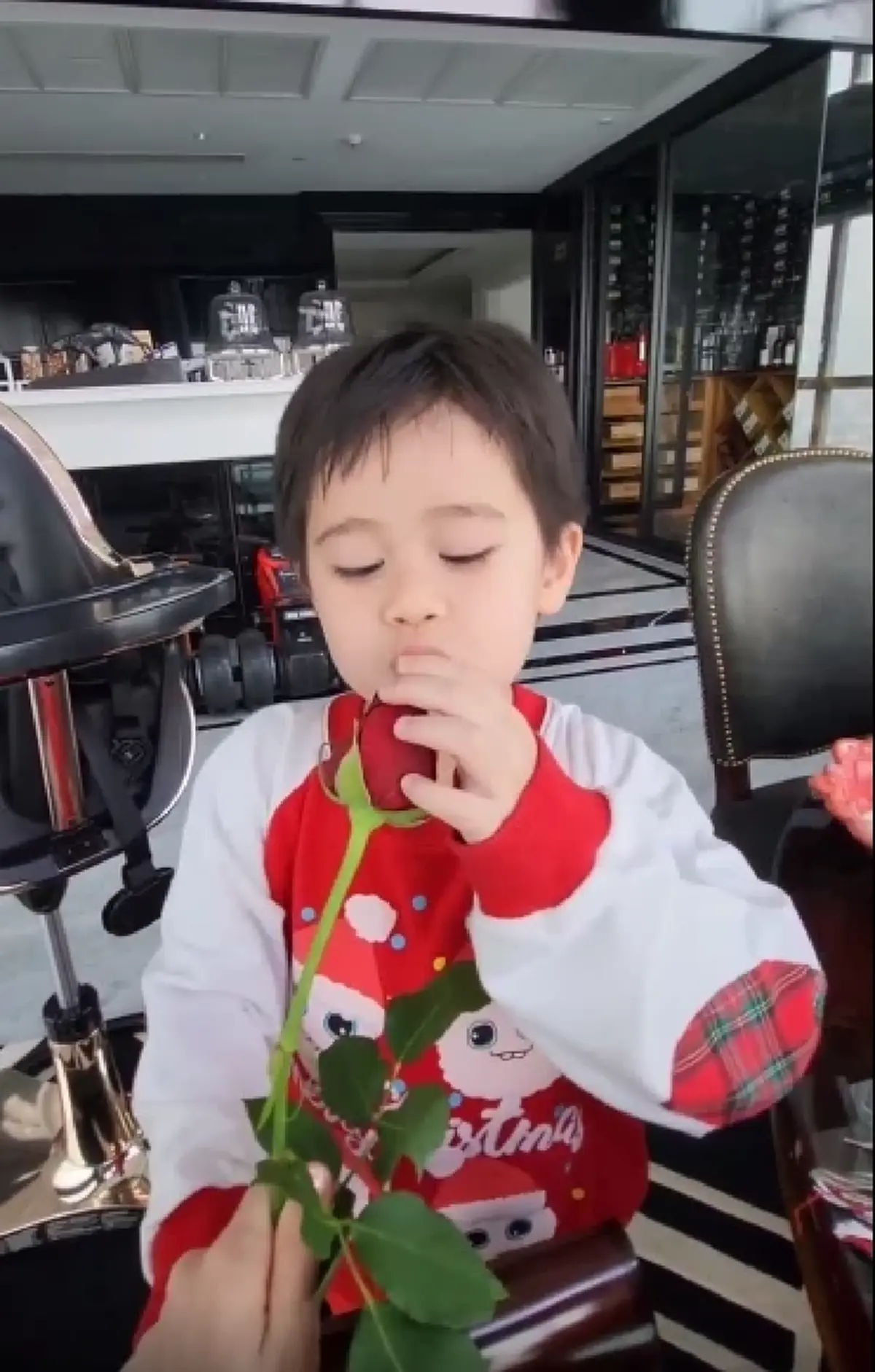 น้องสายฟ้า น้องพายุ สายฟ้า-พายุ น็อต วิศรุต  ชมพู่ อารยา วันวาเลนไทน์ เซอร์ไพรส์
