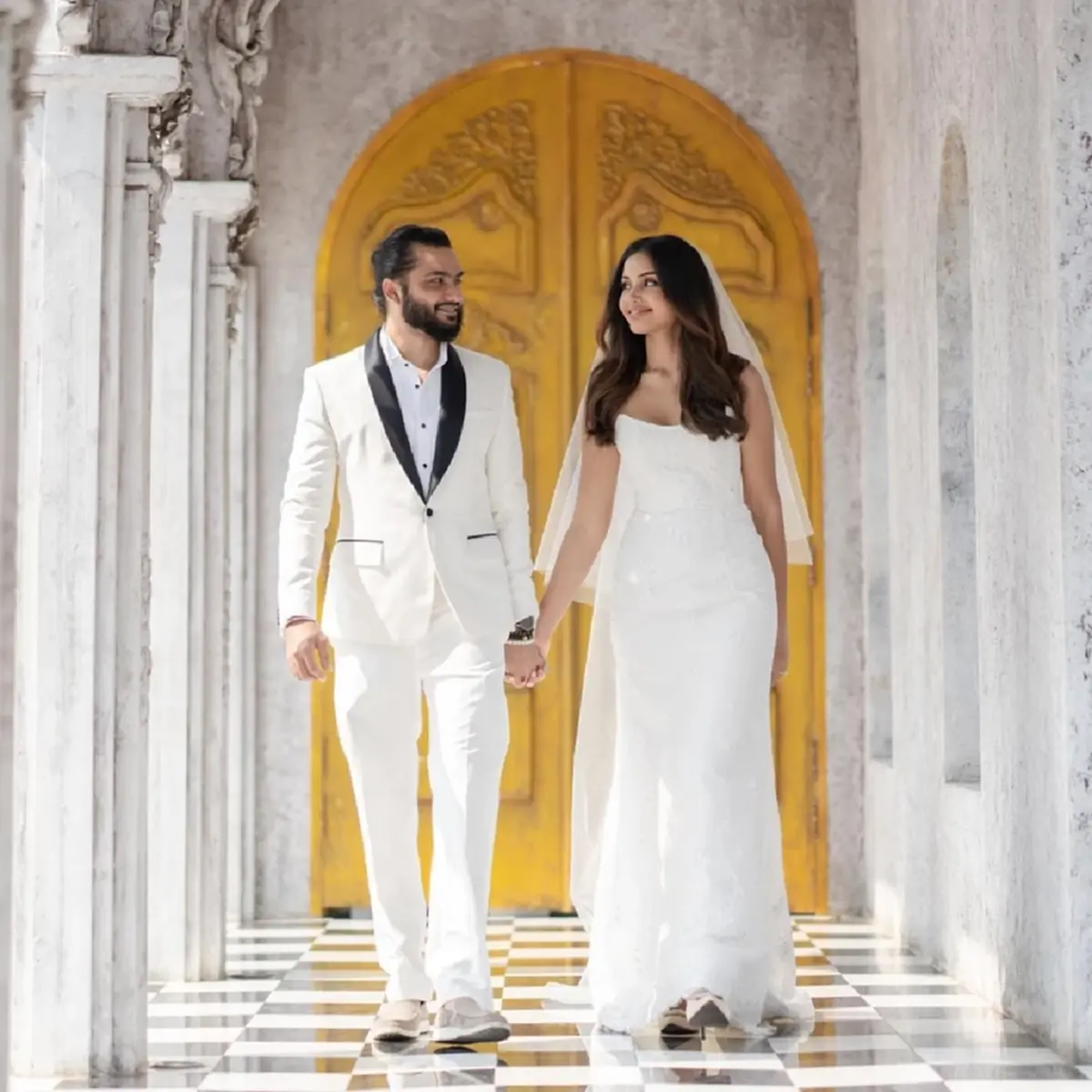 นางงามเวทีดัง ควงแฟนหนุ่มนักธุรกิจร้อยล้าน เข้าประตูวิวาห์สไตล์อินเดีย