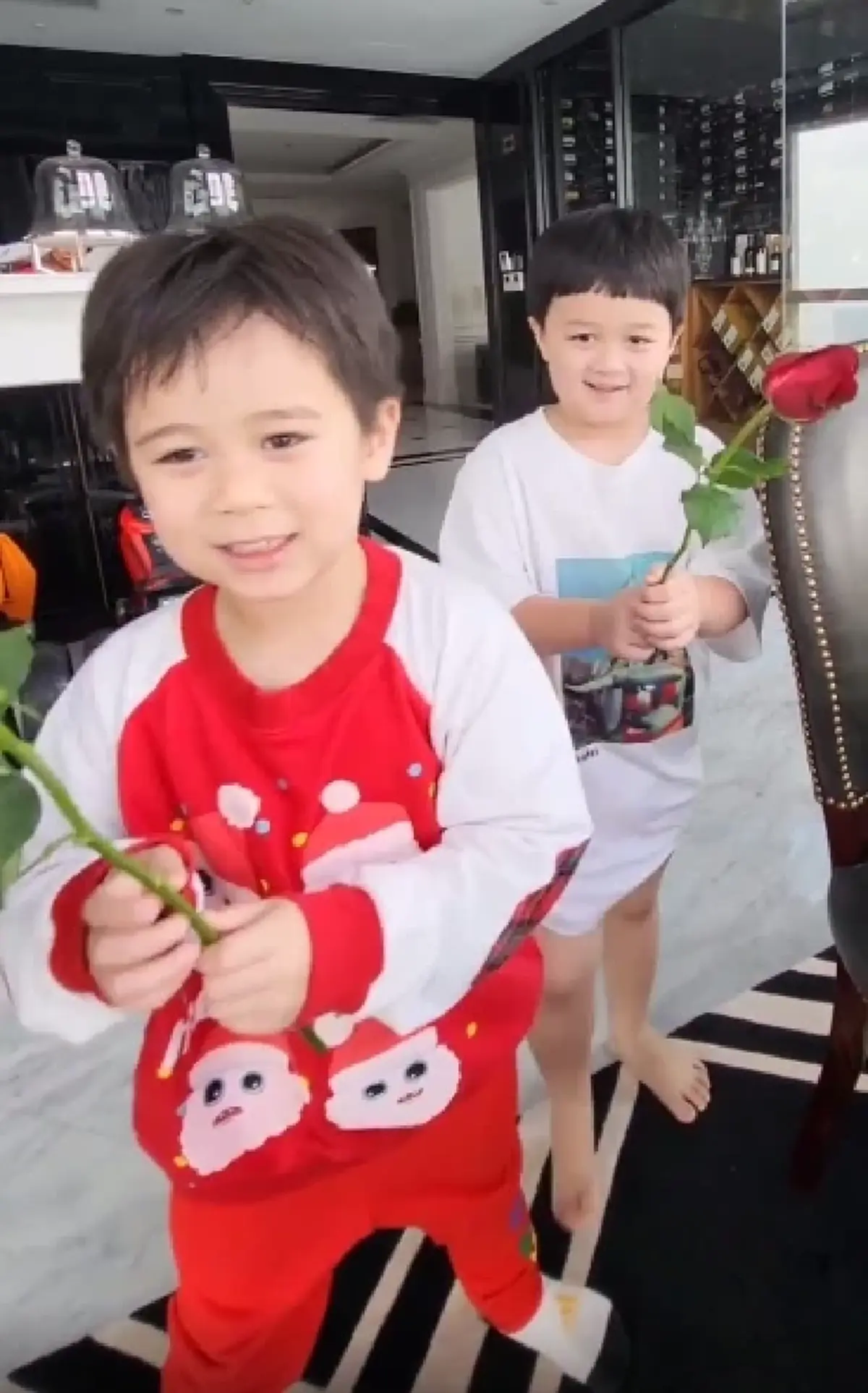 น้องสายฟ้า น้องพายุ สายฟ้า-พายุ น็อต วิศรุต  ชมพู่ อารยา วันวาเลนไทน์ เซอร์ไพรส์