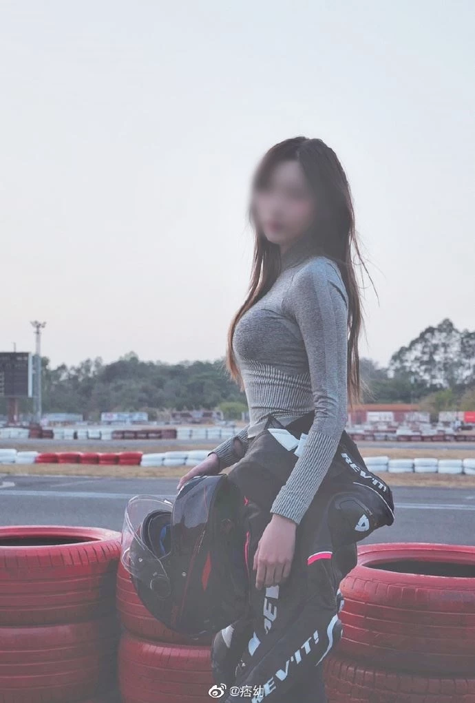 ฉาวสนั่น เน็ตไอดอลฉายา"นางฟ้าบิ๊กไบค์" ใช้ชีวิตหรู ถูกขุดเป็นไซด์ไลน์