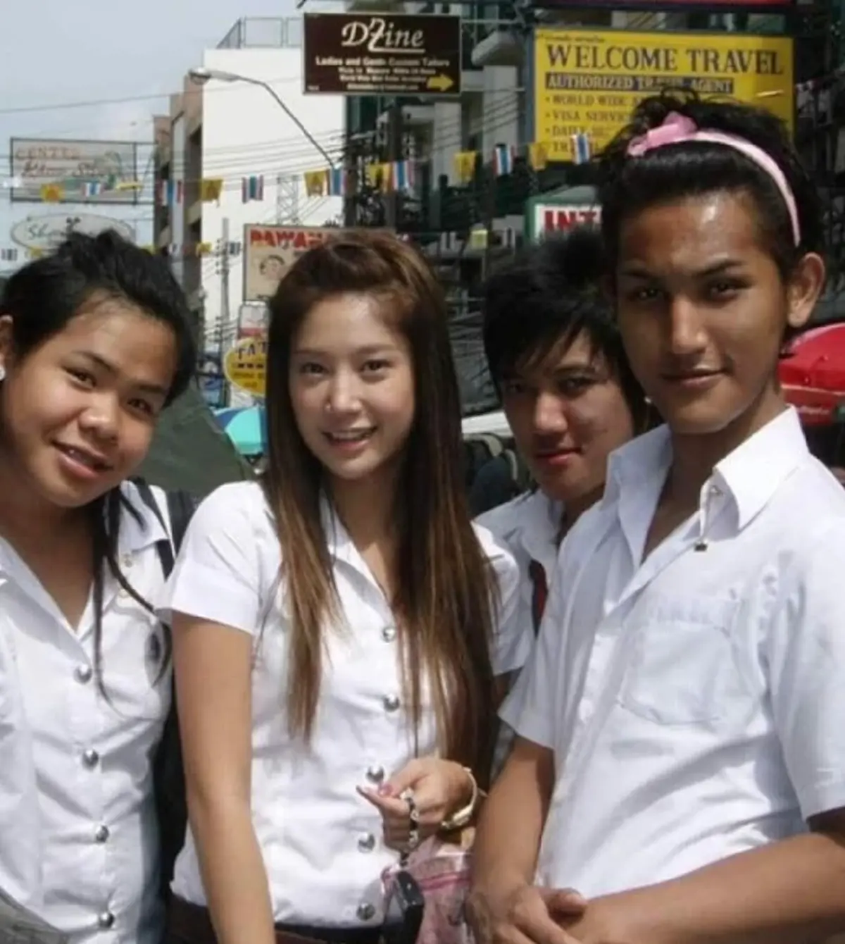 "แอนนา" ยอมพูดแล้ว หลังชาวเน็ตโยง "ชมพู่ อารยา" ไล่ออกจากผับ เป็นคนละเรื่อง