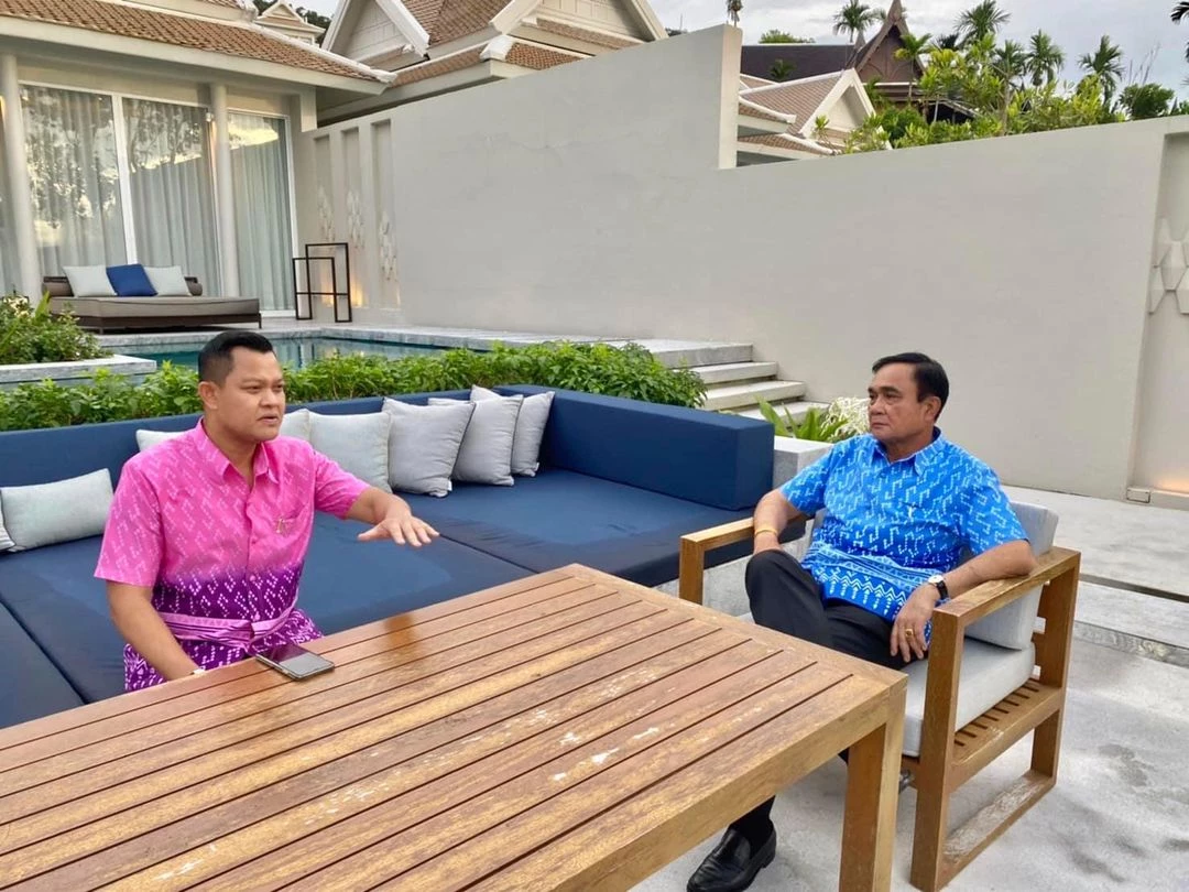 "โฆษกรัฐบาล"เเจ้งข่าวล่าสุดติดเชื้อโควิด มีอาการเล็กน้อย เเจ้งนายกฯเเล้ว