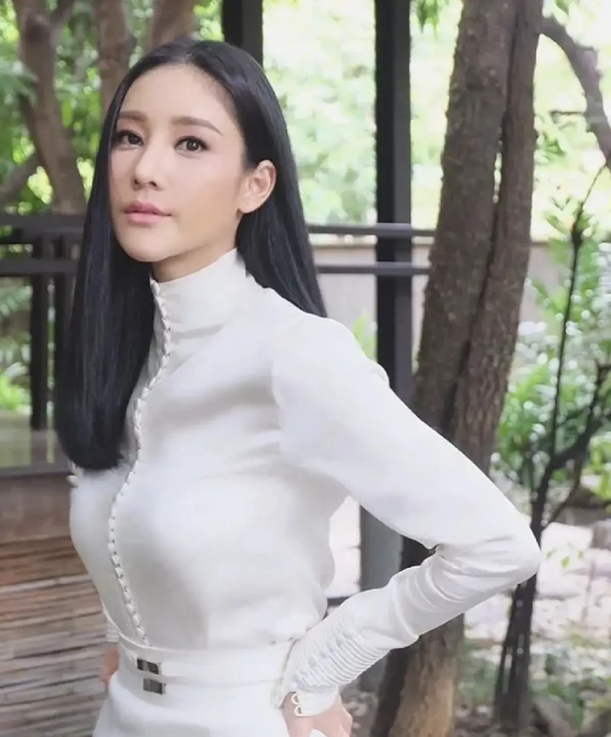 เบิร์ด เคลื่อนไหวถึง แตงโม นิดา กลางดึก / เบิร์ด โพสต์ปริศนากลางดึก / เบิร์ด สตอรี่13 /แตงโมมาหาเบิร์ด